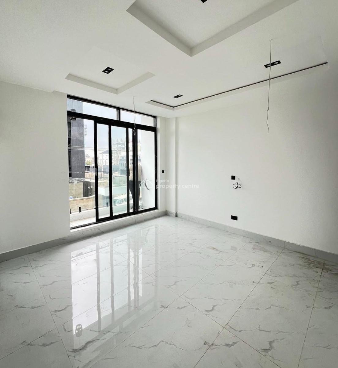 Fully Serviced 2 Bedrooms Apartment, Lekki Phase 1, Lekki, Lagos, Flat / Apartment for Sale