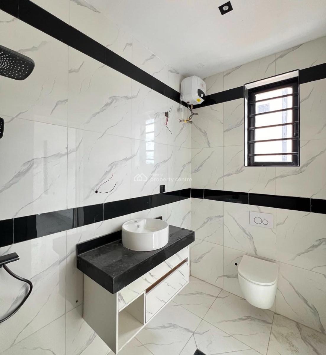 Fully Serviced 2 Bedrooms Apartment, Lekki Phase 1, Lekki, Lagos, Flat / Apartment for Sale