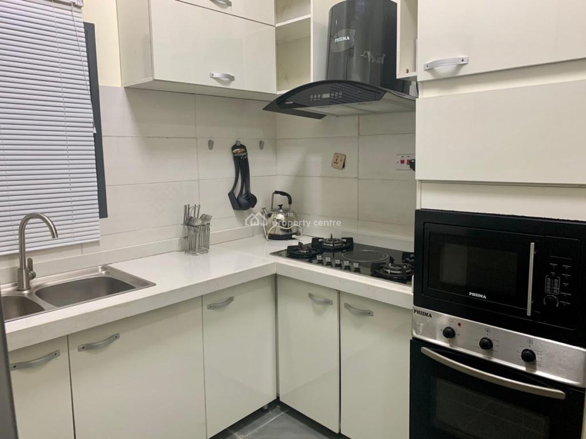 Luxury 3-bedroom Apartment, 17a Ayinde Sanni Street, Gra Phase 1, Magodo, Lagos, House Short Let