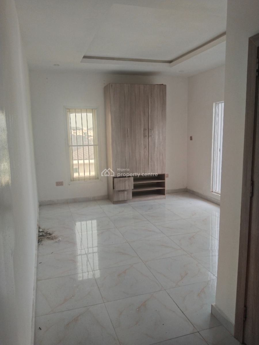 Specious 3 Bedroom Flat, By Coastal Road, Ikate Elegushi, Lekki, Lagos, Flat / Apartment for Rent