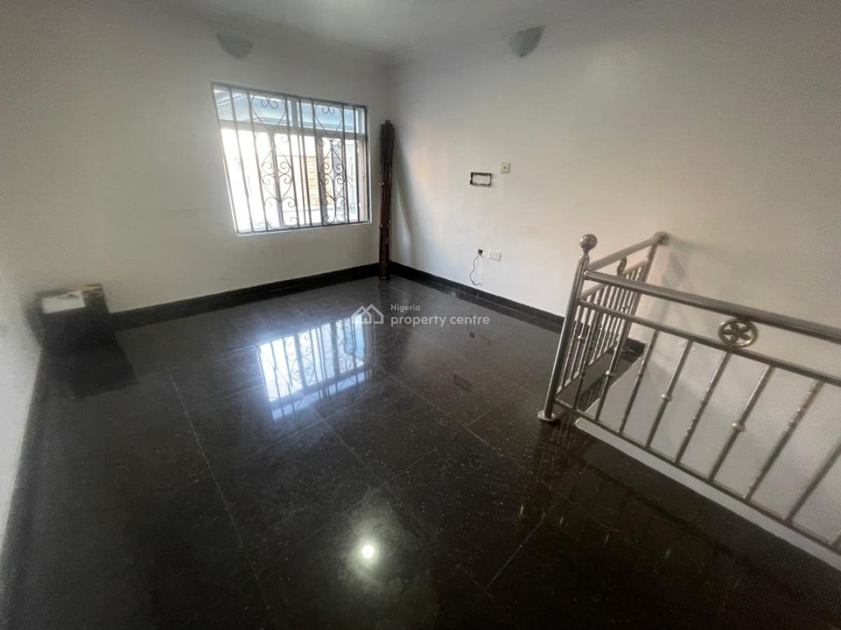 2 Bedrooms Terraced Duplex, Off George Enemo Street, Lekki Phase 1, Lekki, Lagos, Terraced Duplex for Rent