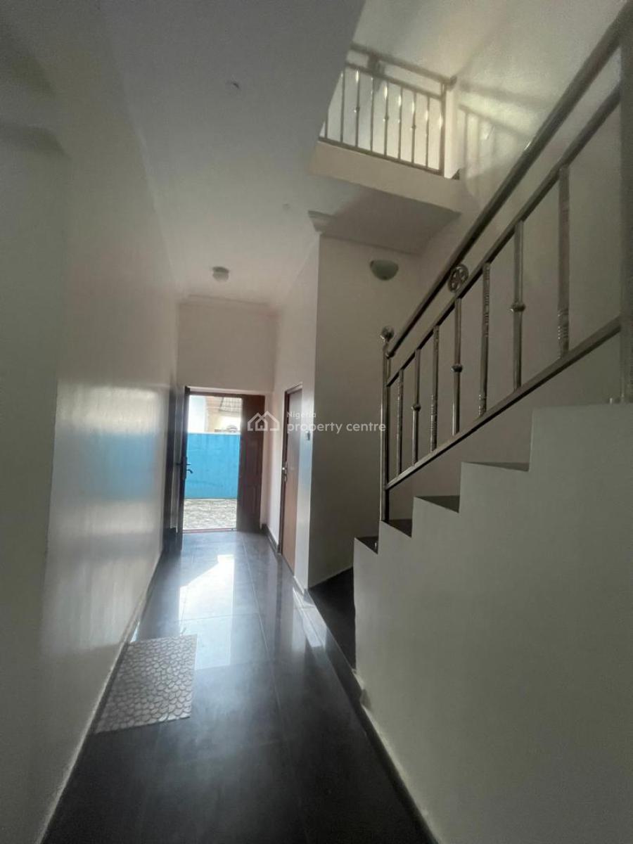 2 Bedrooms Terraced Duplex, Off George Enemo Street, Lekki Phase 1, Lekki, Lagos, Terraced Duplex for Rent