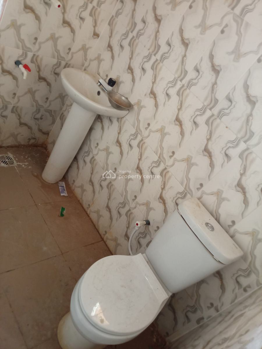 Spacious Room Self Contain, Abule Ijesha, Yaba, Lagos, Self Contain (single Rooms) for Rent