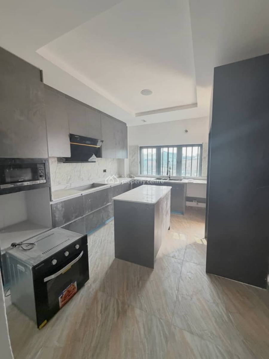 Lovely Built 2 Bedroom Apartment, Ikeja, Lagos, Flat / Apartment for Sale