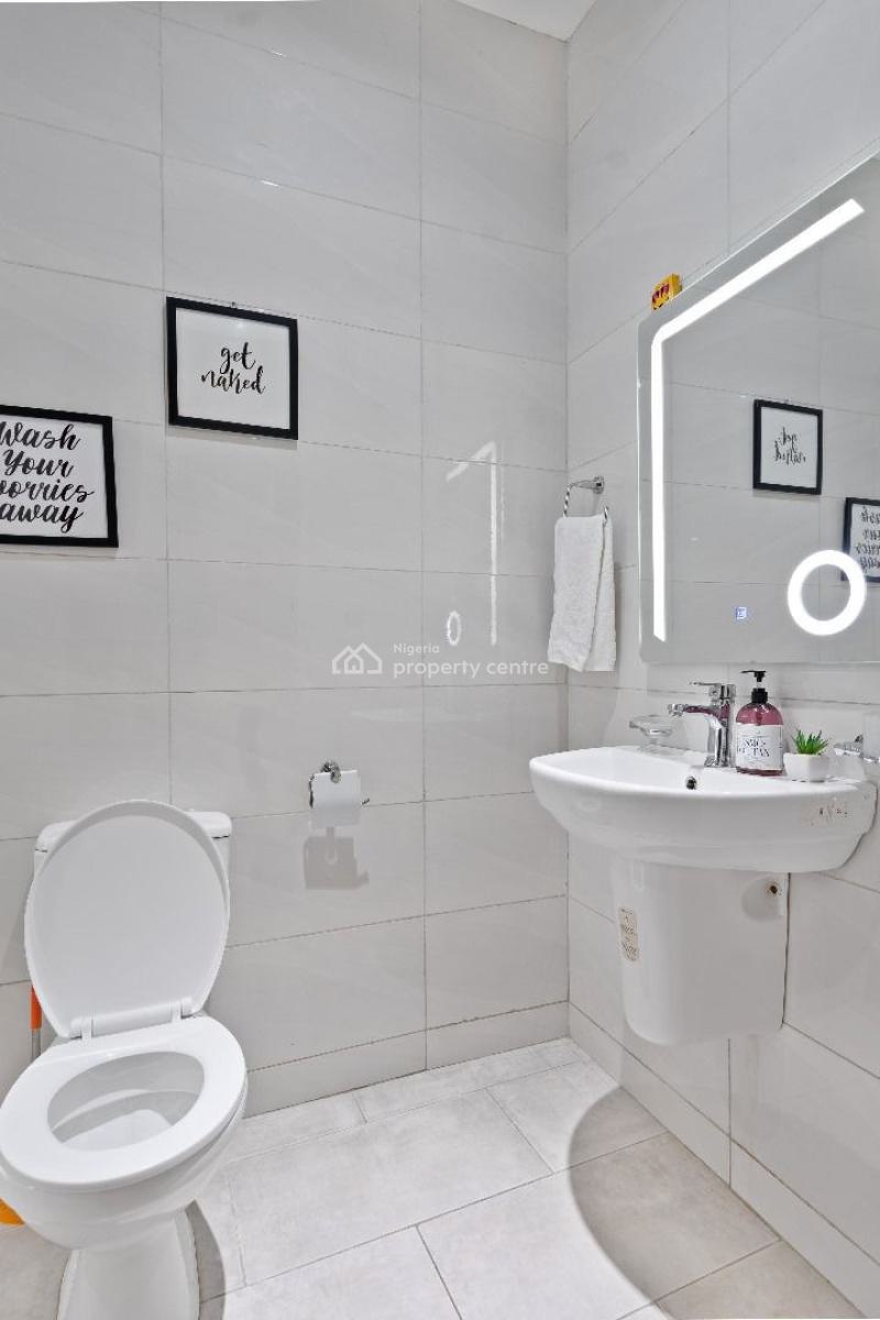 Fully Furnished 3 Bedroom with Excellent Features, Lekki Phase 1, Lekki, Lagos, Flat / Apartment Short Let