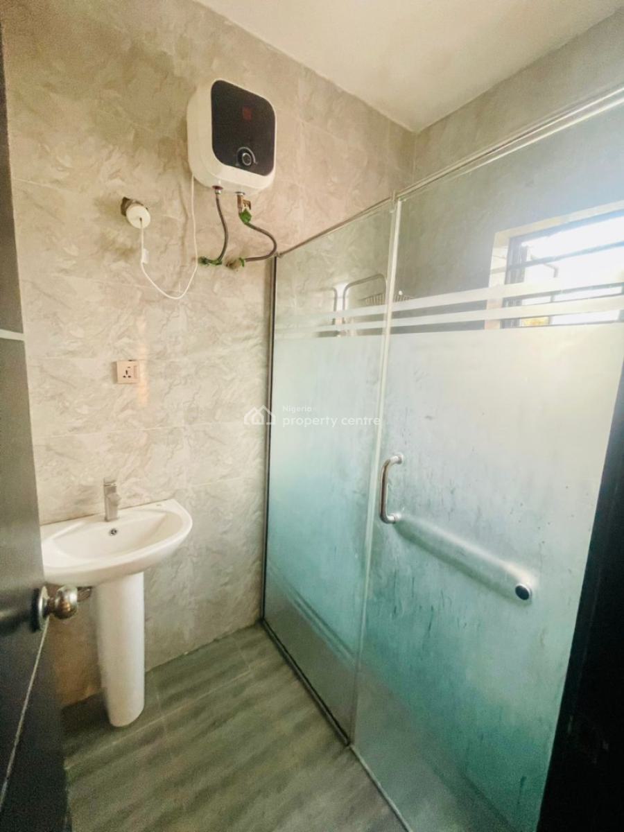 Massive 3 Bedrooms Flat, Kajola Phase 2, Kajola, Bogije, Ibeju Lekki, Lagos, Flat / Apartment for Rent