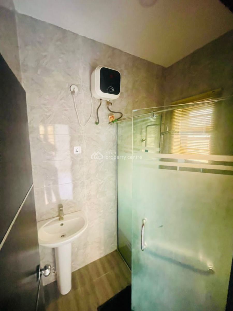 Massive 3 Bedrooms Flat, Kajola Phase 2, Kajola, Bogije, Ibeju Lekki, Lagos, Flat / Apartment for Rent