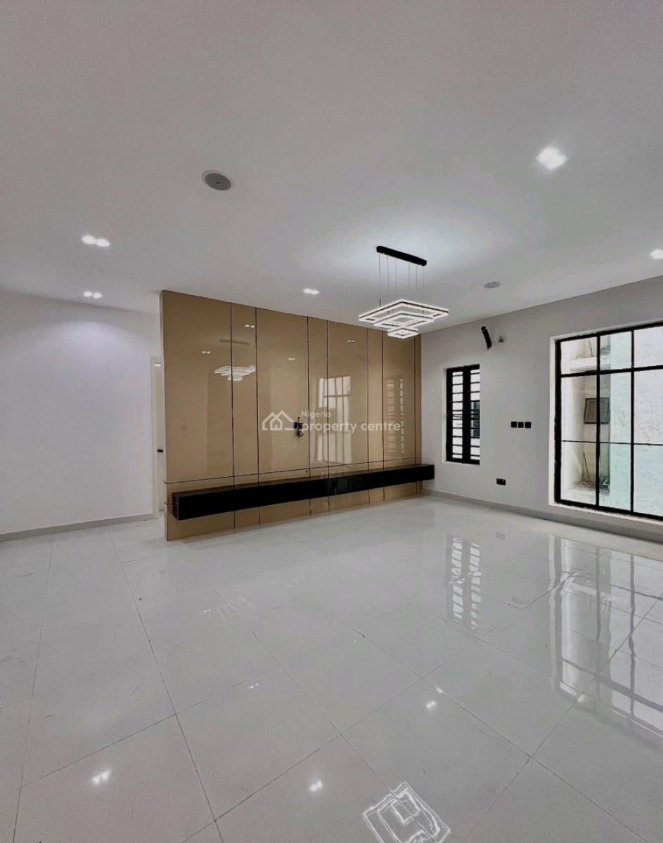 Fully Serviced 2 Bedroom Flat, Ologolo, Lekki, Lagos, Flat / Apartment for Sale