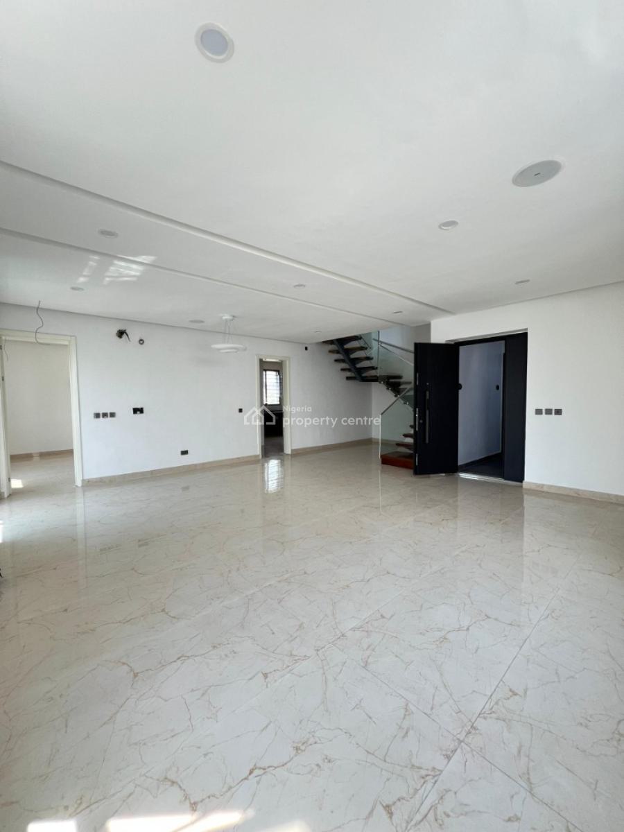 Elegantly Built 4 Bedroom Maisonette, Lekki Phase 1, Lekki, Lagos, Block of Flats for Sale