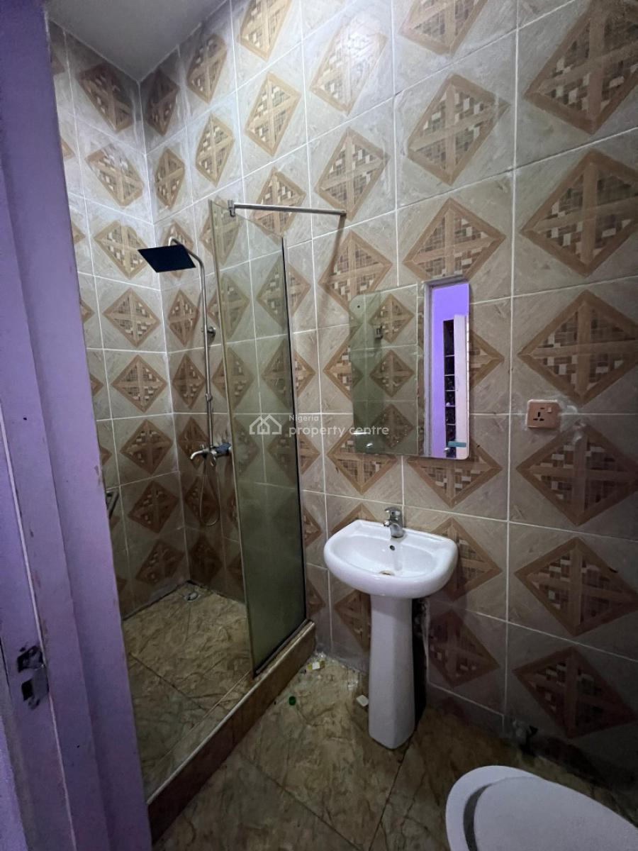 Spacious Room in a Shared Apartment, Royal Pine Estate, Orchid Road, Lekki, Lagos, Self Contain (single Rooms) for Rent