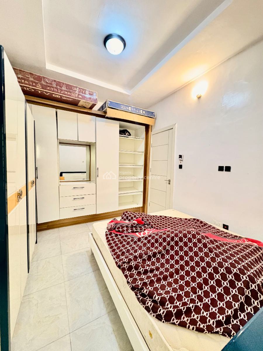 Fully Serviced and Furnished Queens Room in an Elite Secured Estate, Spring Garden Estate Before The Orchid Enyo By Lekki 2nd Toll Gate, Lekki, Lagos, Flat / Apartment for Rent
