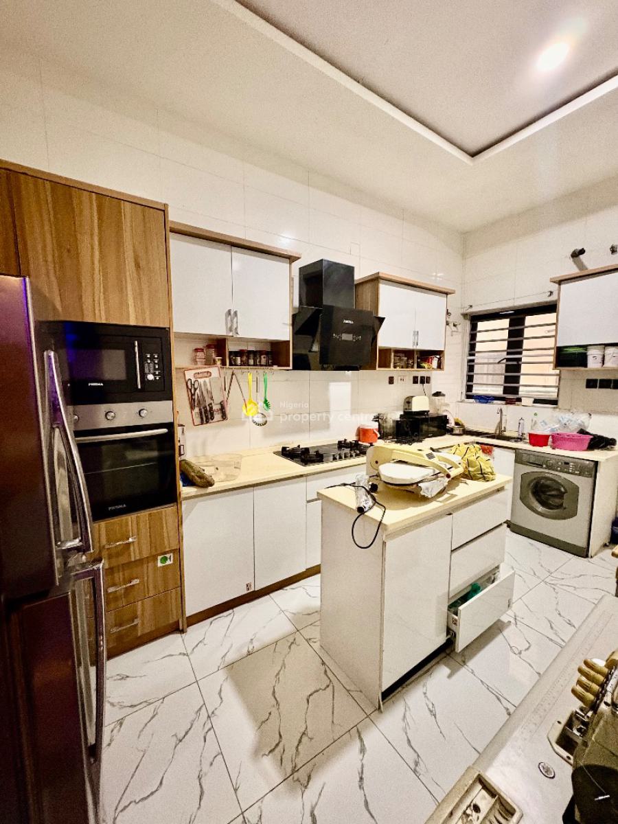 Fully Serviced and Furnished Queens Room in an Elite Secured Estate, Spring Garden Estate Before The Orchid Enyo By Lekki 2nd Toll Gate, Lekki, Lagos, Flat / Apartment for Rent