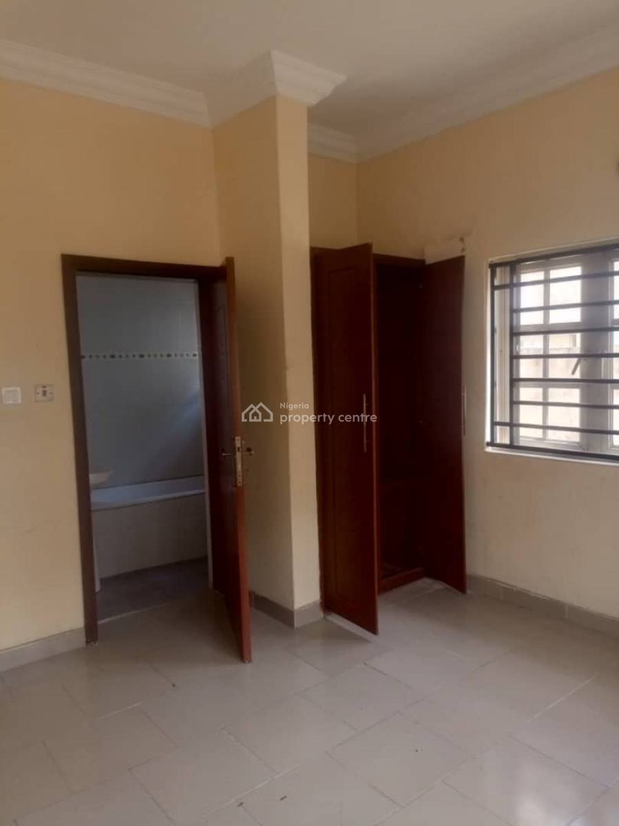4 Bedroom Duplex with  Mini Flat Bq + Gate House, Gra Phase 2, Magodo, Lagos, Detached Duplex for Rent