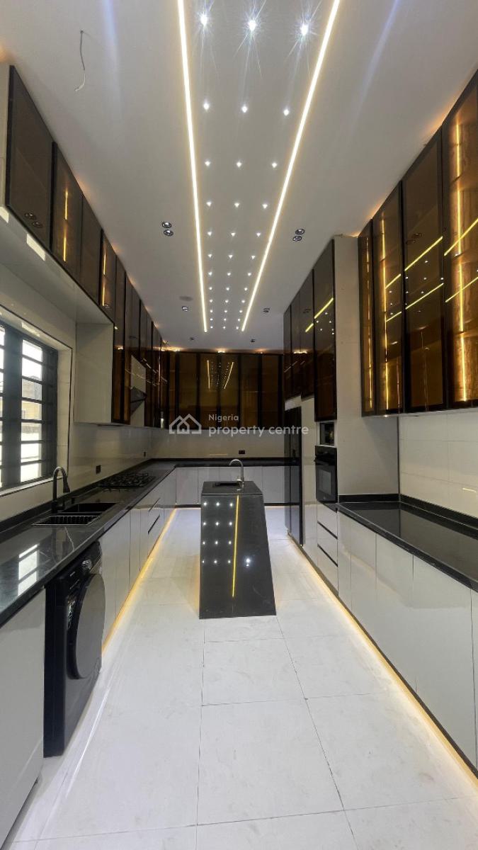 Spacious 5 Bedroom Duplex, Chevron, Lekki Phase 1, Lekki, Lagos, Detached Duplex for Sale