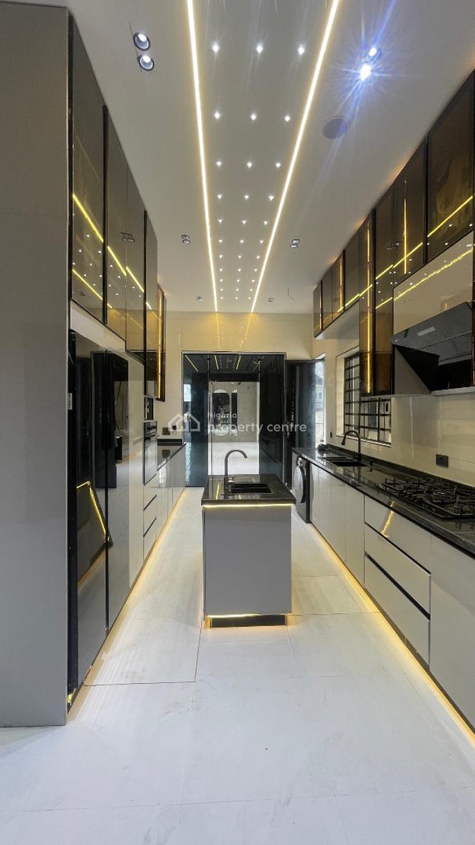 Spacious 5 Bedroom Duplex, Chevron, Lekki Phase 1, Lekki, Lagos, Detached Duplex for Sale