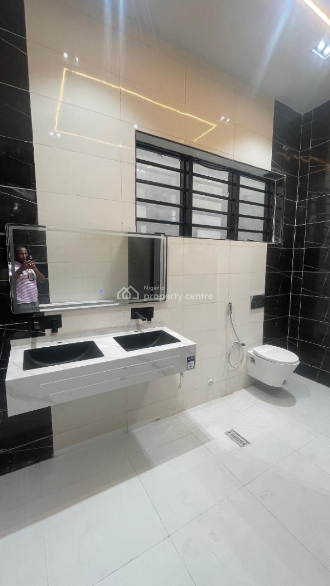 Spacious 5 Bedroom Duplex, Chevron, Lekki Phase 1, Lekki, Lagos, Detached Duplex for Sale