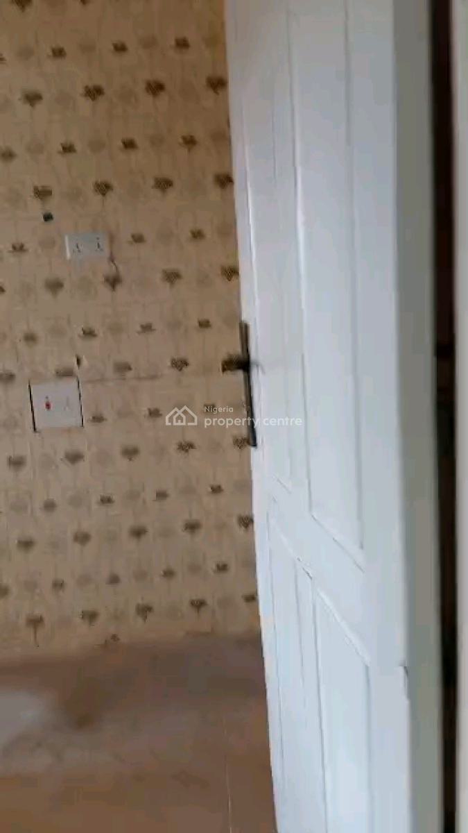 Spacious and Renovated 3 Bedroom Up Flat, Atunrase Estate, Gbagada, Lagos, Flat / Apartment for Rent