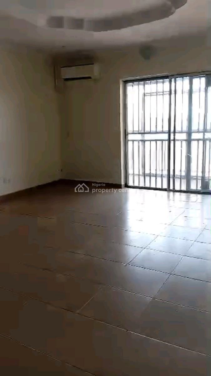 Spacious and Renovated 3 Bedroom Up Flat, Atunrase Estate, Gbagada, Lagos, Flat / Apartment for Rent