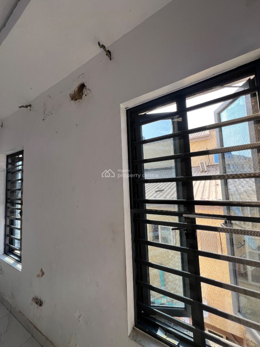 Spacious and Very Clean Semi-masters Room in a Shared Apartment, Salem, Ikate Elegushi, Lekki, Lagos, Self Contain (single Rooms) for Rent