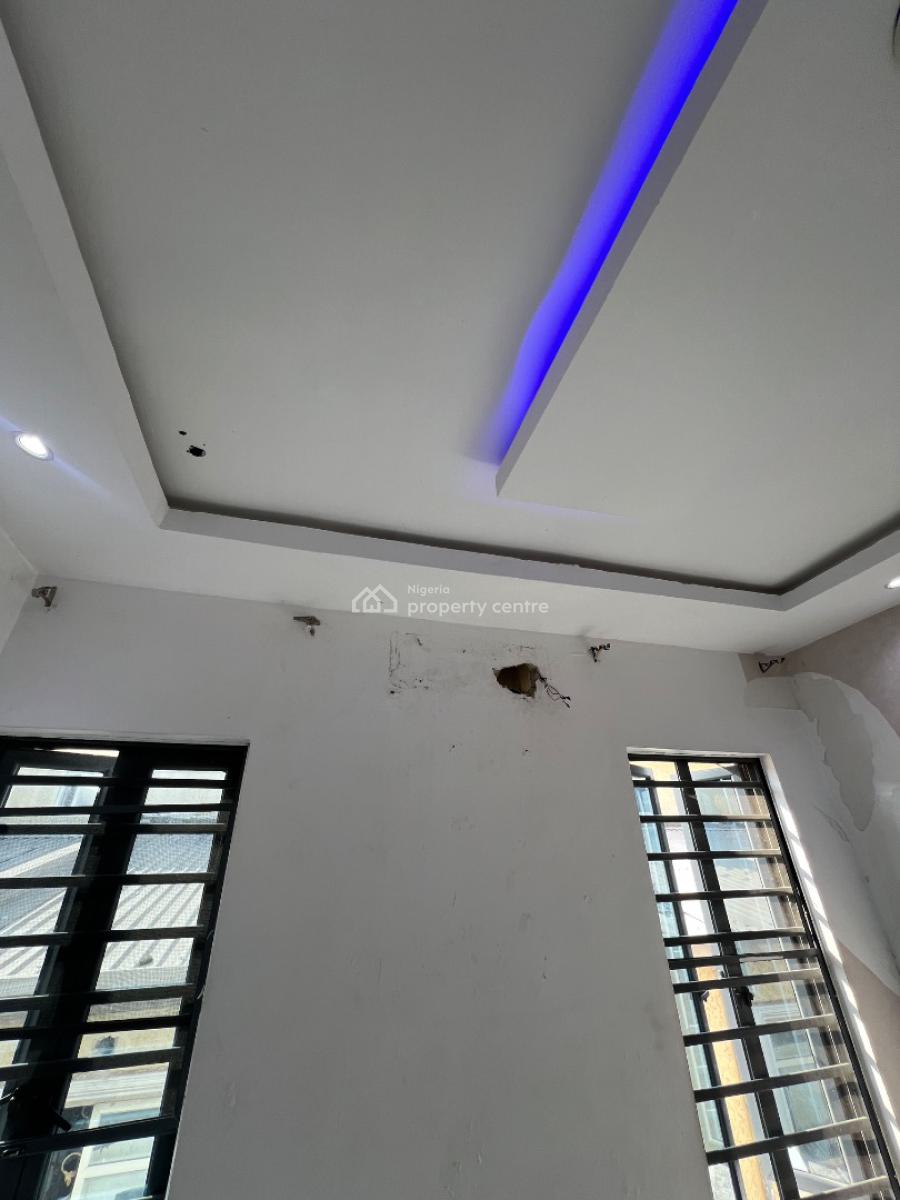 Spacious and Very Clean Semi-masters Room in a Shared Apartment, Salem, Ikate Elegushi, Lekki, Lagos, Self Contain (single Rooms) for Rent