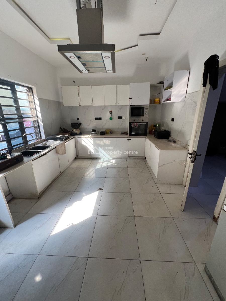 Spacious and Very Clean Semi-masters Room in a Shared Apartment, Salem, Ikate Elegushi, Lekki, Lagos, Self Contain (single Rooms) for Rent