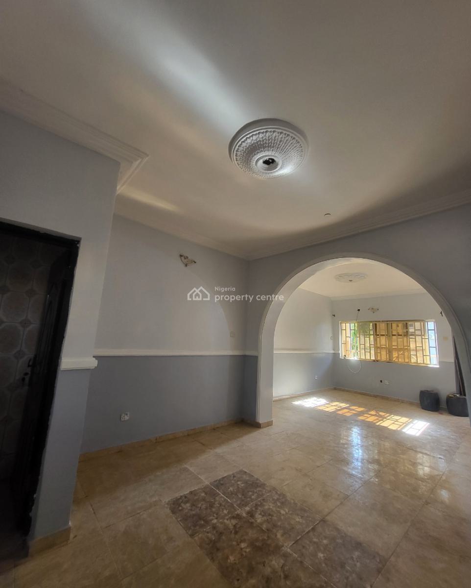 Luxurious Massive 2 Bedroom Flat, By Federal Old Secteriate, Area 1, Garki, Abuja, Flat / Apartment for Rent