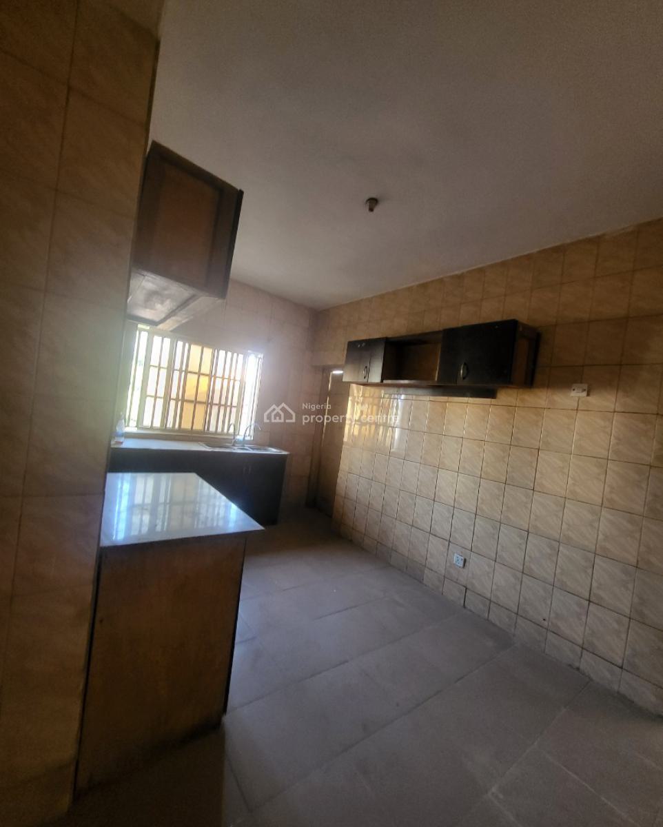 Luxurious Massive 2 Bedroom Flat, By Federal Old Secteriate, Area 1, Garki, Abuja, Flat / Apartment for Rent