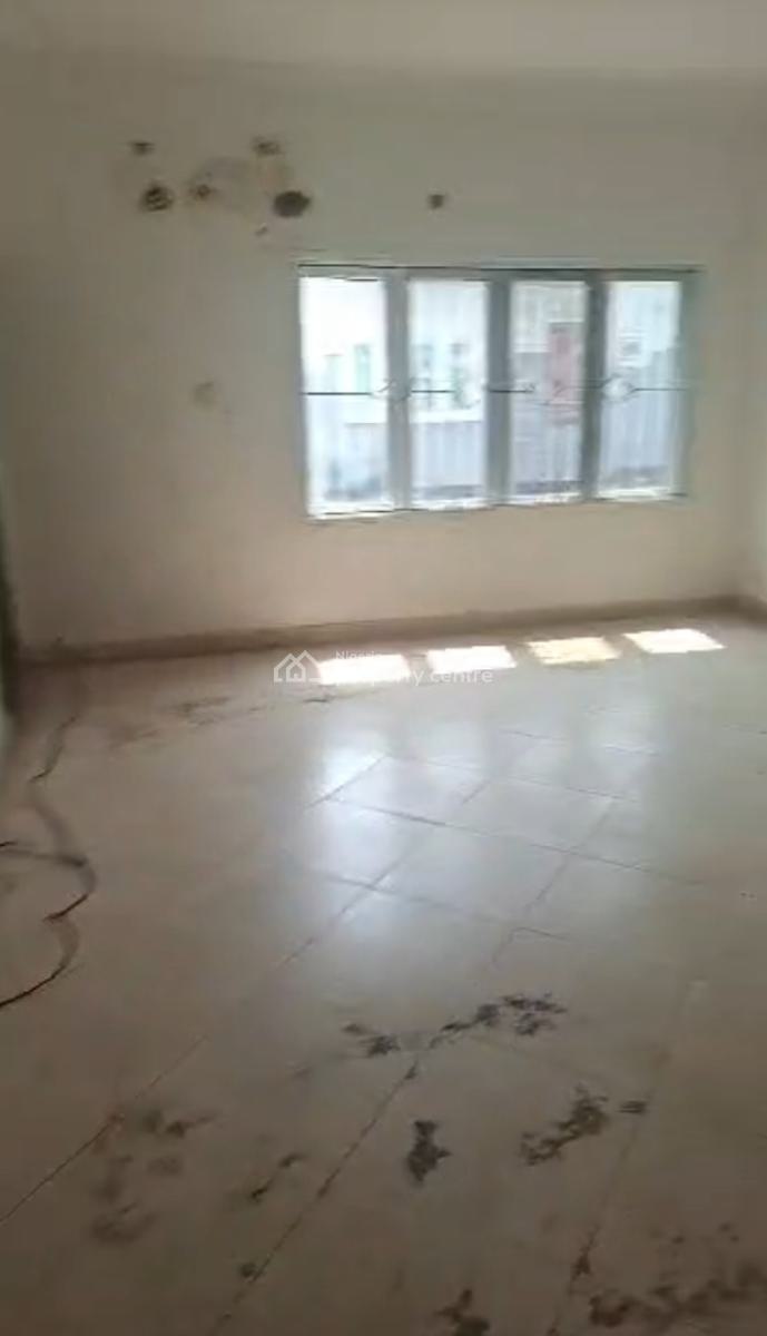 Distress 3 Bedrooms Terrace Serviced Duplex House, Horizon 2 Extension Estate, Ikate Elegushi, Lekki, Lagos, Terraced Duplex for Sale
