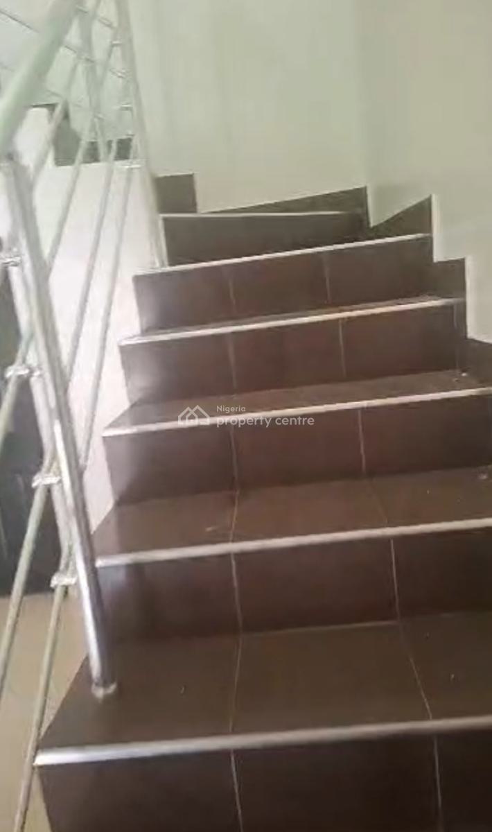 Distress 3 Bedrooms Terrace Serviced Duplex House, Horizon 2 Extension Estate, Ikate Elegushi, Lekki, Lagos, Terraced Duplex for Sale