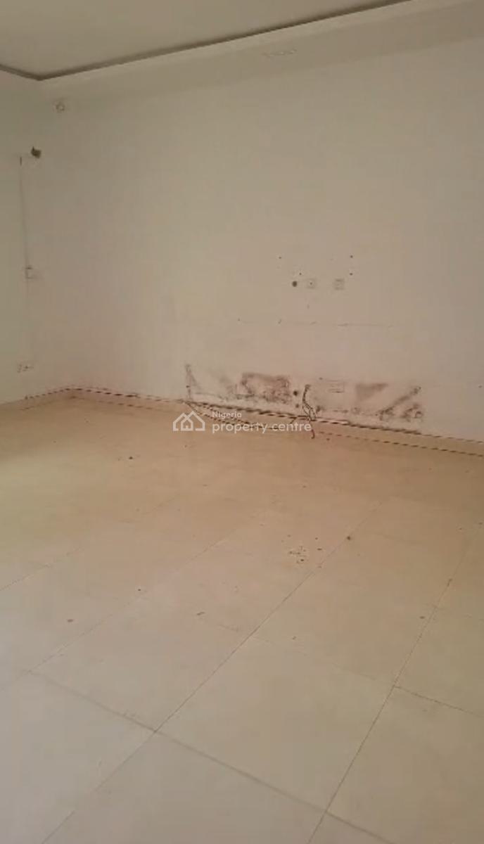 Distress 3 Bedrooms Terrace Serviced Duplex House, Horizon 2 Extension Estate, Ikate Elegushi, Lekki, Lagos, Terraced Duplex for Sale