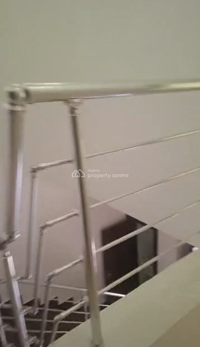 Distress 3 Bedrooms Terrace Serviced Duplex House, Horizon 2 Extension Estate, Ikate Elegushi, Lekki, Lagos, Terraced Duplex for Sale