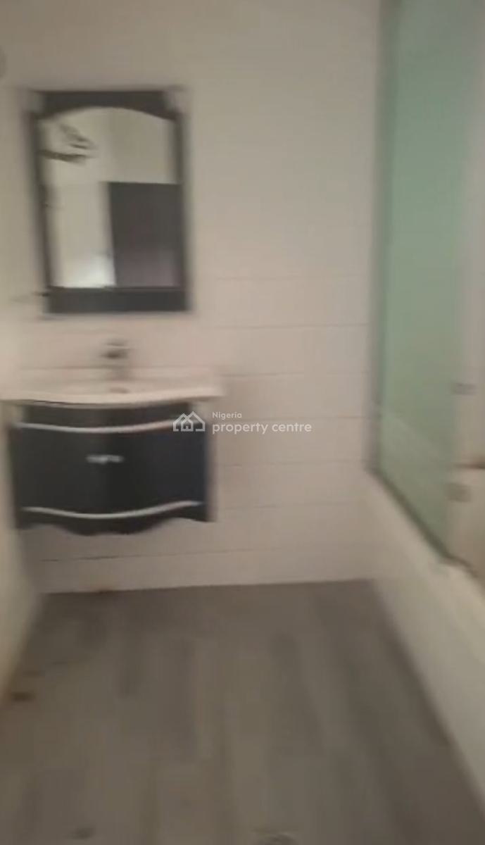 Distress 3 Bedrooms Terrace Serviced Duplex House, Horizon 2 Extension Estate, Ikate Elegushi, Lekki, Lagos, Terraced Duplex for Sale