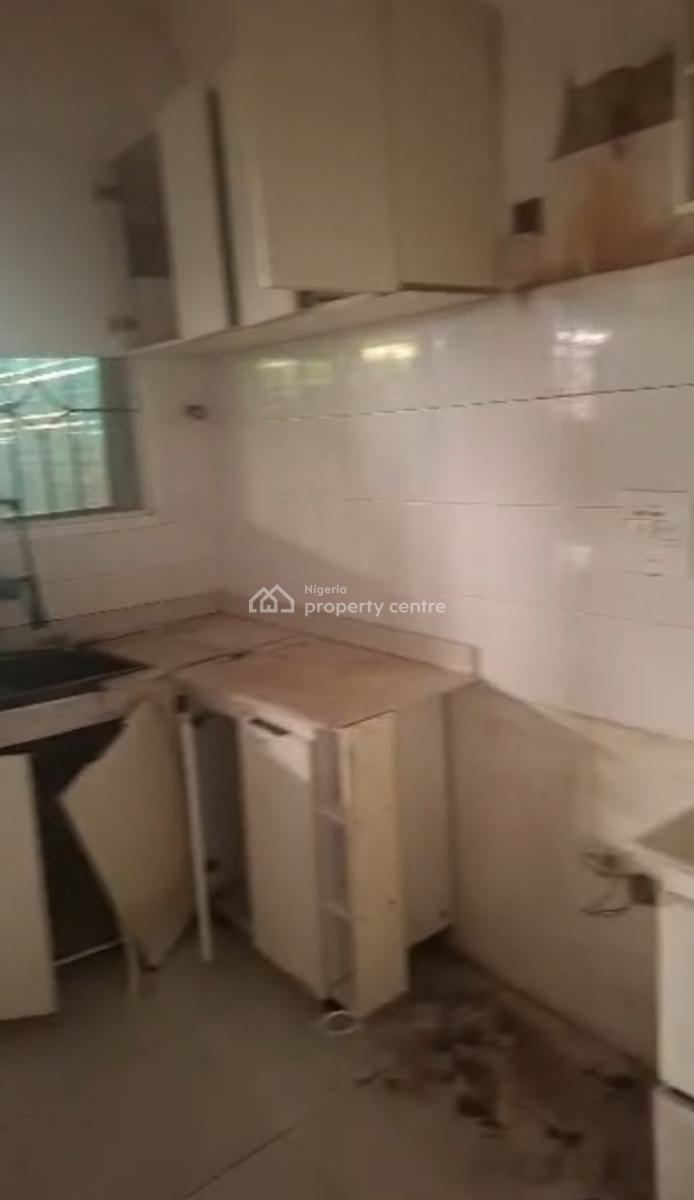 Distress 3 Bedrooms Terrace Serviced Duplex House, Horizon 2 Extension Estate, Ikate Elegushi, Lekki, Lagos, Terraced Duplex for Sale