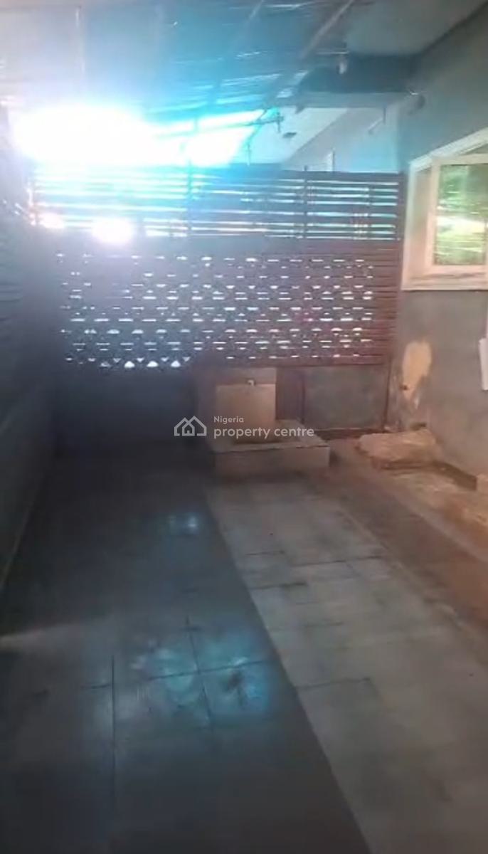 Distress 3 Bedrooms Terrace Serviced Duplex House, Horizon 2 Extension Estate, Ikate Elegushi, Lekki, Lagos, Terraced Duplex for Sale