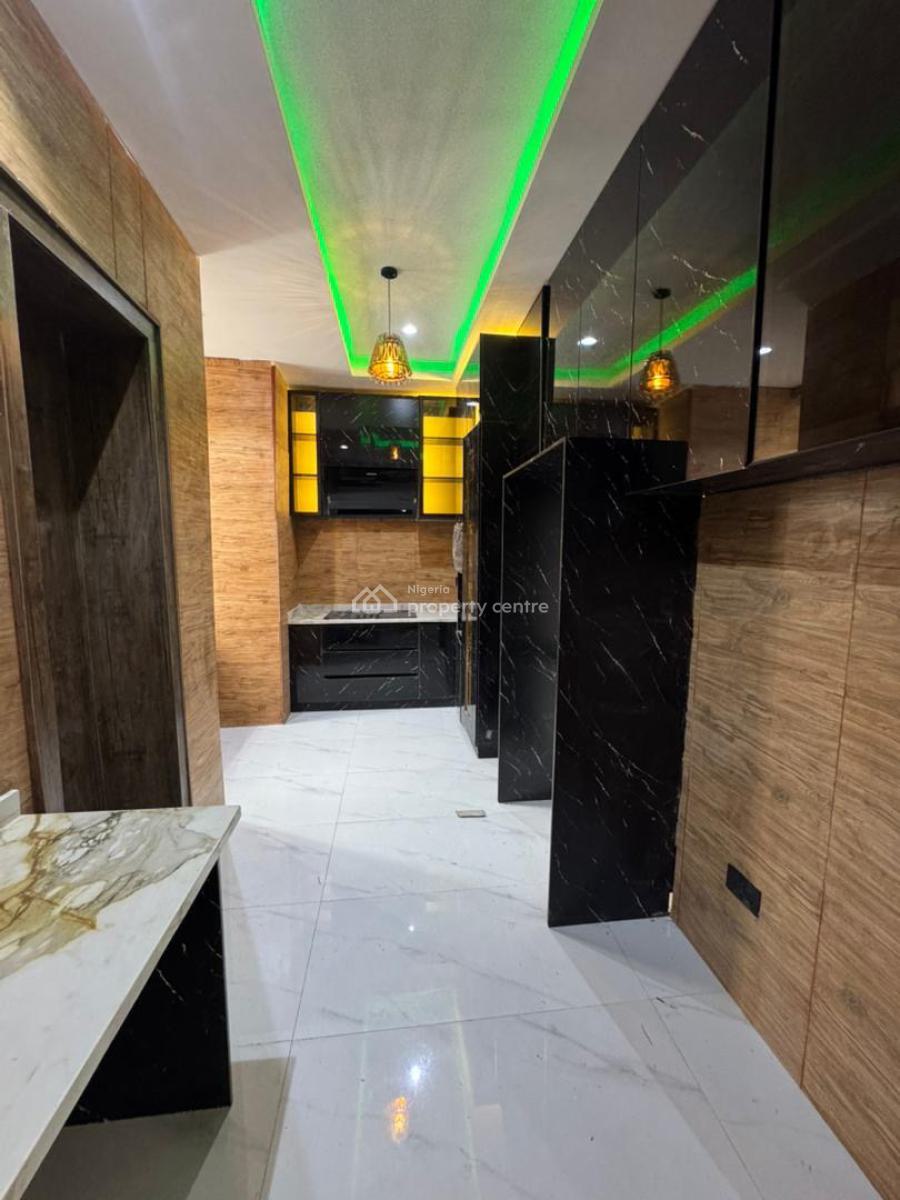 Aesthetically Pleasing 3 Bedroom  Apartment with Bq, Lekki Phase 1, Lekki, Lagos, Block of Flats for Sale