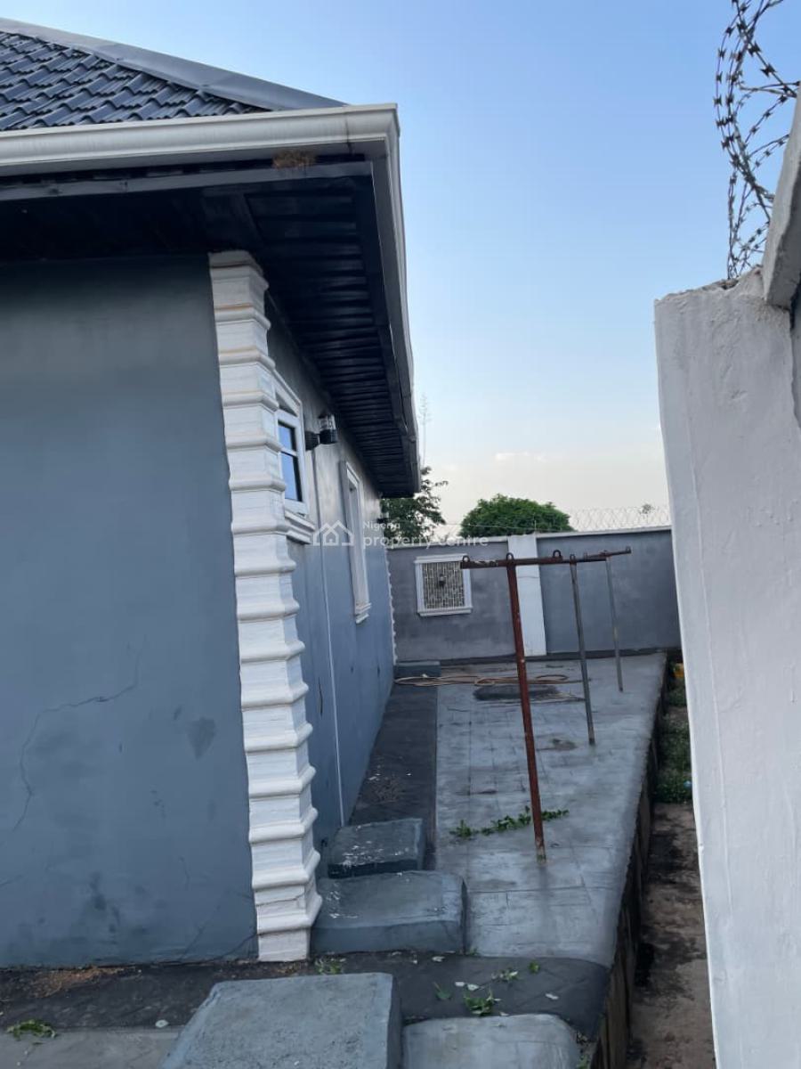 3 Bedrooms Bungalow, Succes Olorunda Akobo, Ibadan, Oyo, Detached Bungalow for Sale