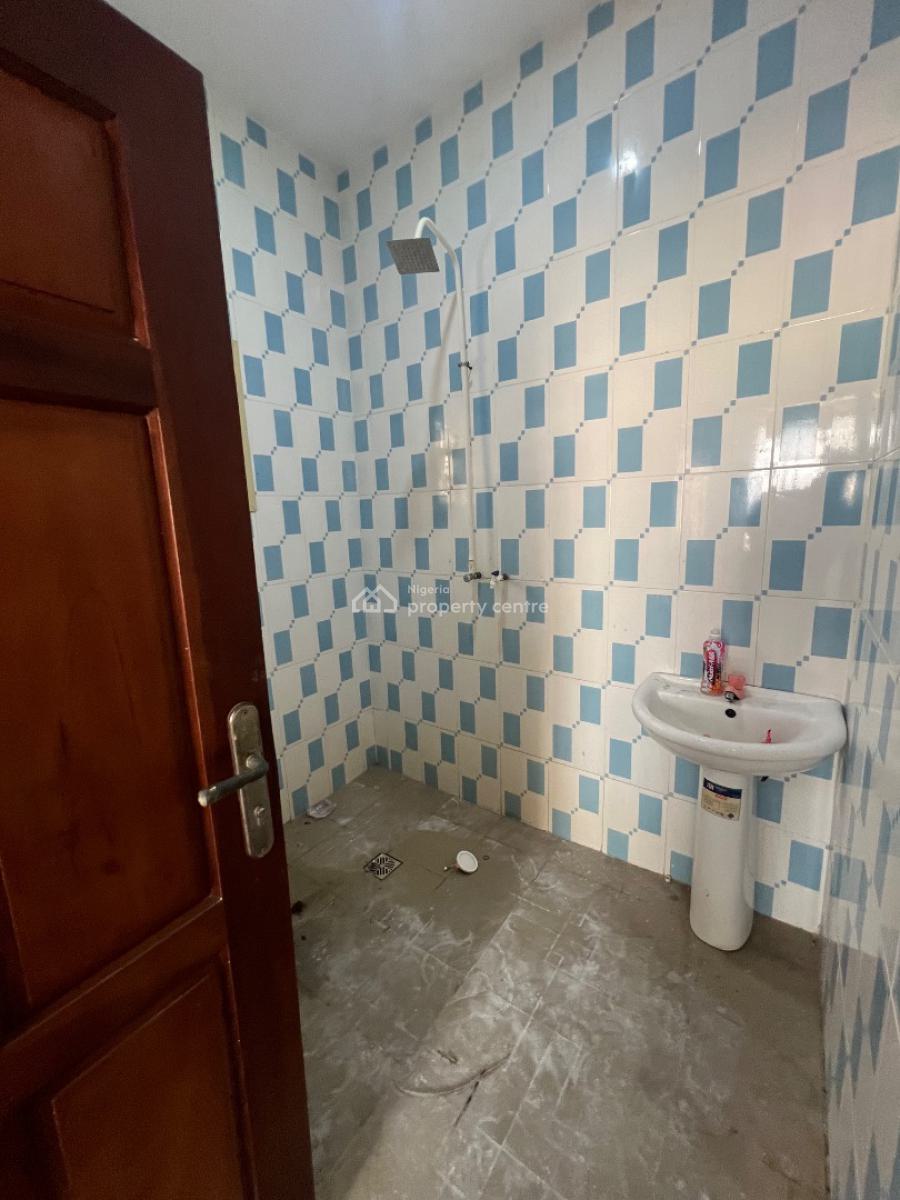 Massive 3 Bedroom Flat Upstairs, Thera Peace, Sangotedo, Ajah, Lagos, Flat / Apartment for Rent