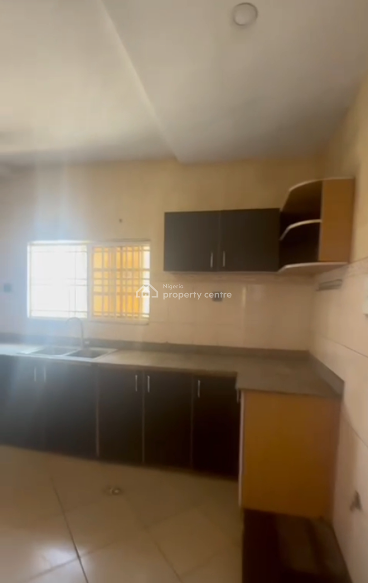 Luxury 2 Bedrooms Block of Flats in an Estate on Tarred Road, Area 1 Axis., Durumi, Abuja, Flat / Apartment for Rent