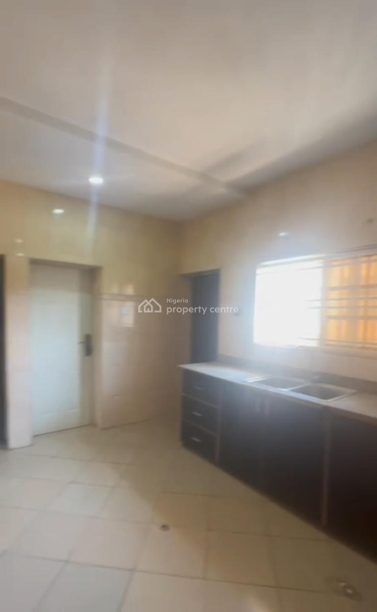 Luxury 2 Bedrooms Block of Flats in an Estate on Tarred Road, Area 1 Axis., Durumi, Abuja, Flat / Apartment for Rent