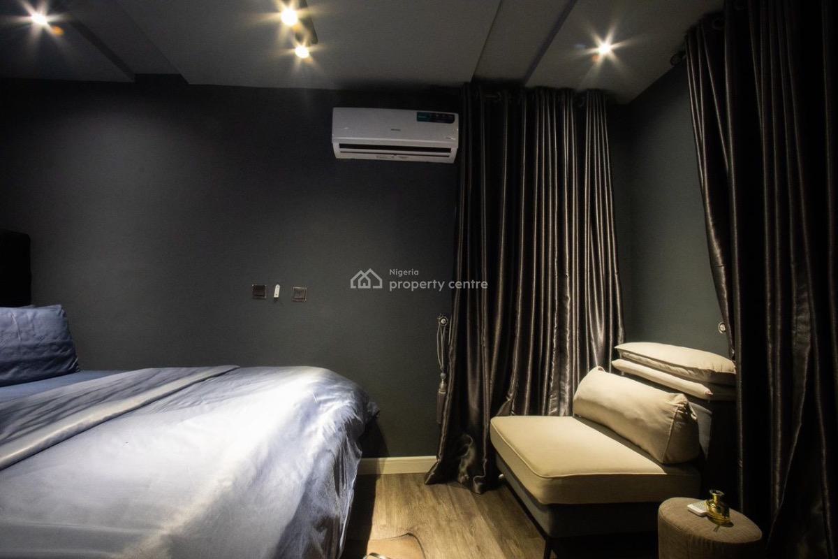 Spacious and Luxurious  1-bedroom Apartment, Lekki Phase 1, Lekki, Lagos, Flat / Apartment Short Let