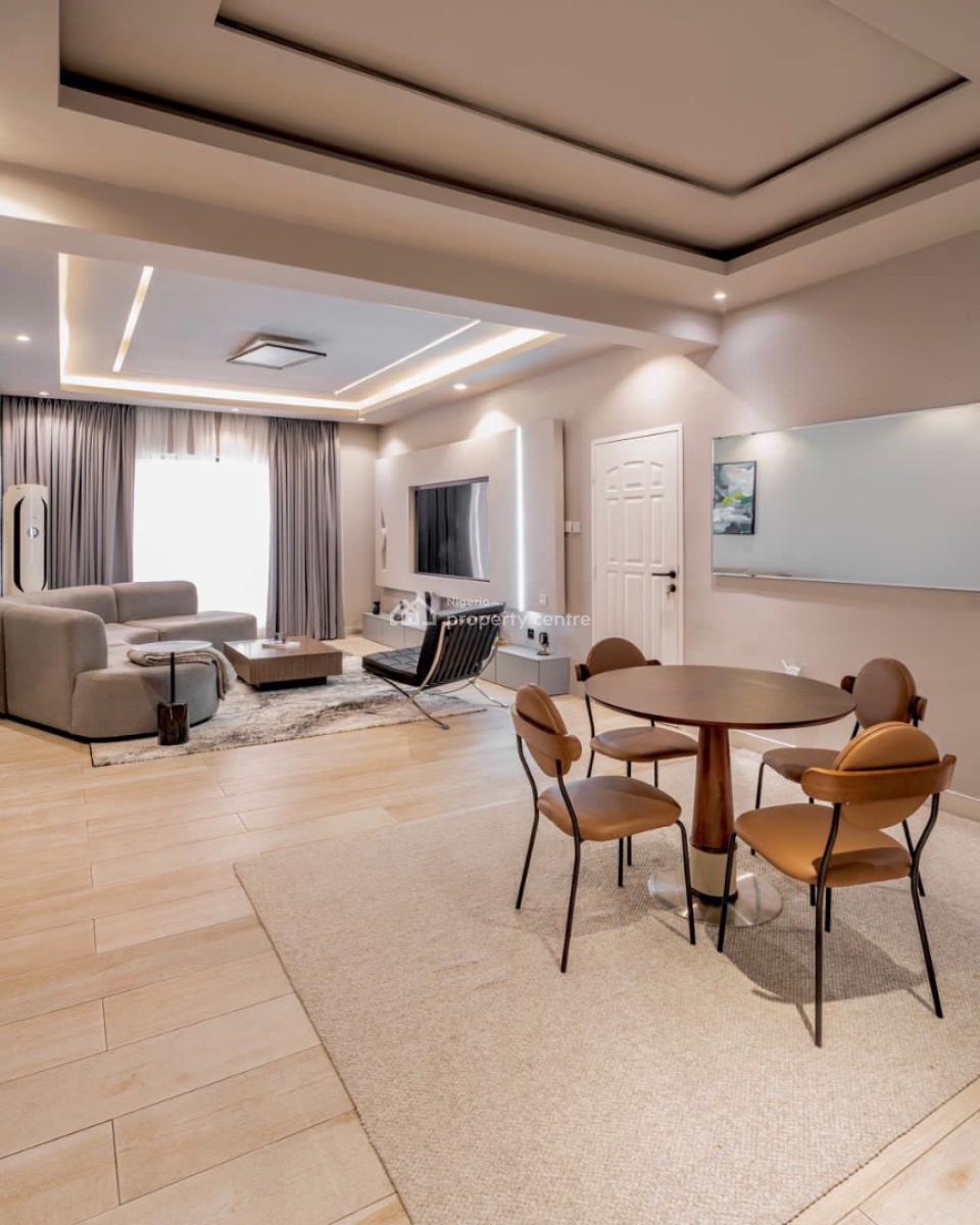 Spacious and Luxurious  3-bedroom Apartment, Lekki Phase 1, Lekki, Lagos, Flat / Apartment Short Let