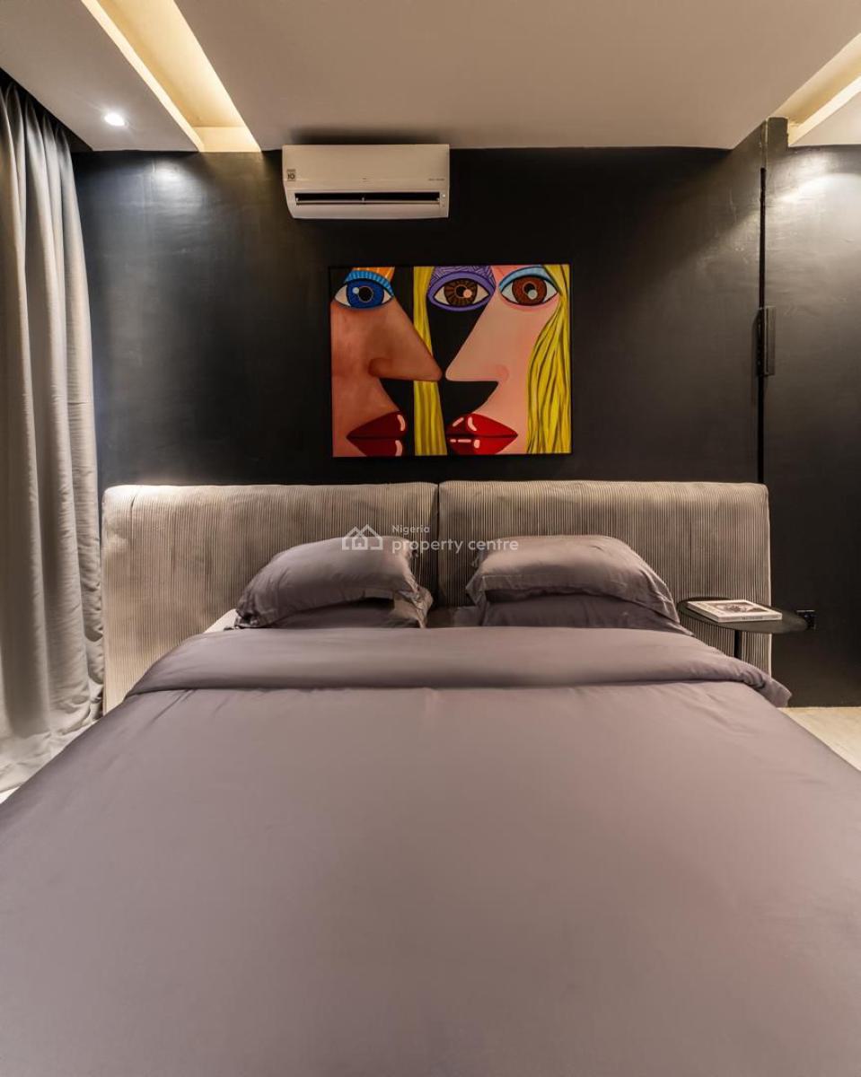 Spacious and Luxurious  3-bedroom Apartment, Lekki Phase 1, Lekki, Lagos, Flat / Apartment Short Let