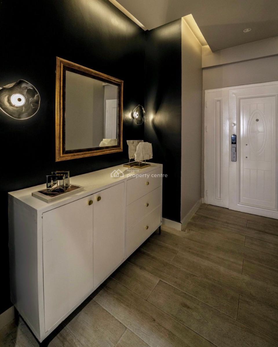 Spacious and Luxurious  3-bedroom Apartment, Lekki Phase 1, Lekki, Lagos, Flat / Apartment Short Let