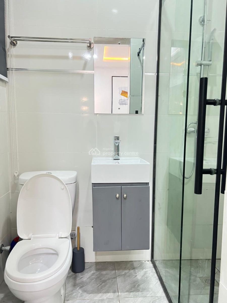 Spacious and Luxurious  1-bedroom Apartment, Lekki Phase 1, Lekki, Lagos, Flat / Apartment Short Let