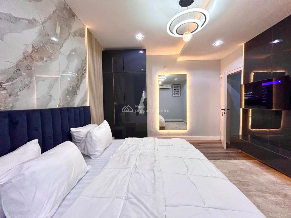 Stylishly Furnished 2 Bedrooms with Pool ‍️ Snooker Board, Lekki Phase 1, Lekki, Lagos, Flat / Apartment Short Let