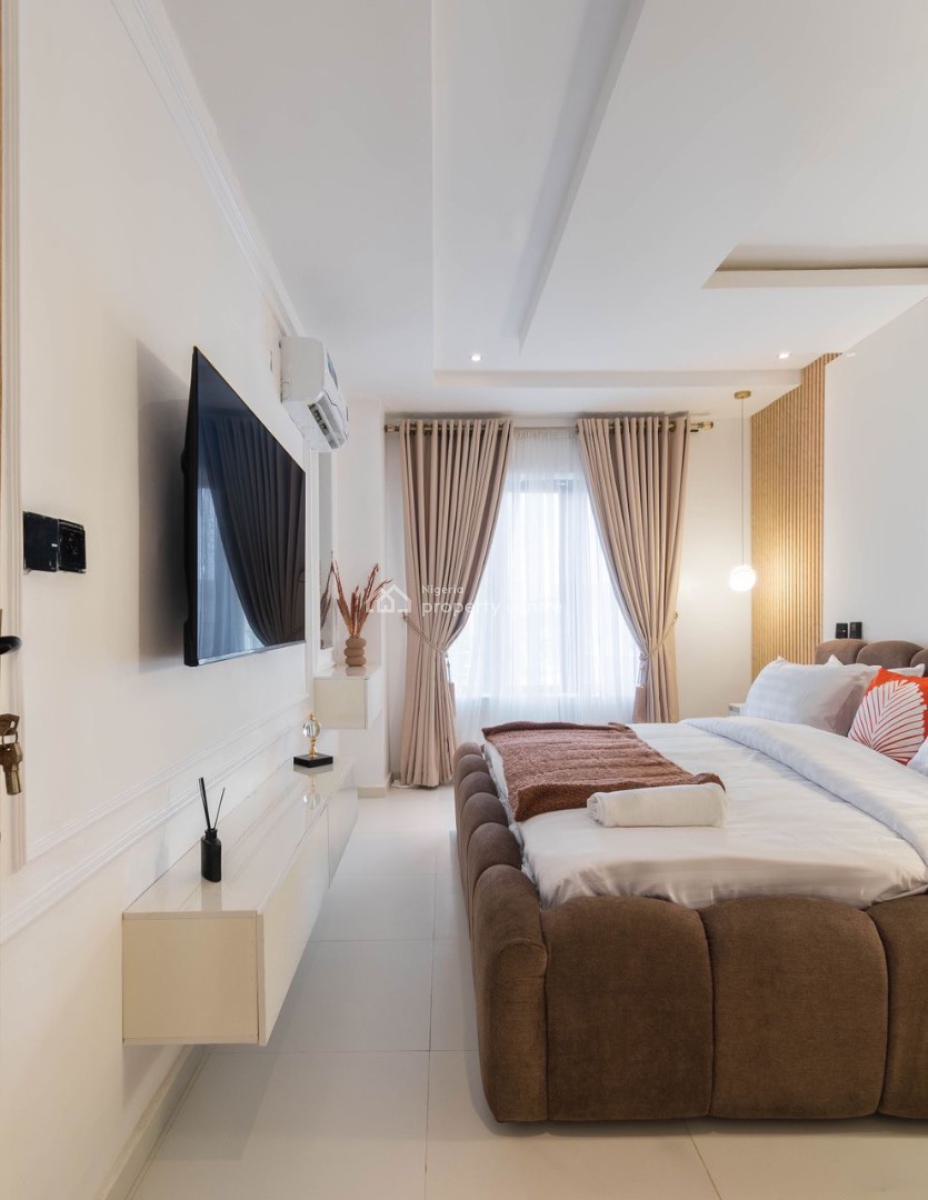 Brand New Newly Launched 3bedroomm(waterfront) Apartment in Lekki Phas, Lekki Phase 1, Lekki, Lagos, Flat / Apartment Short Let