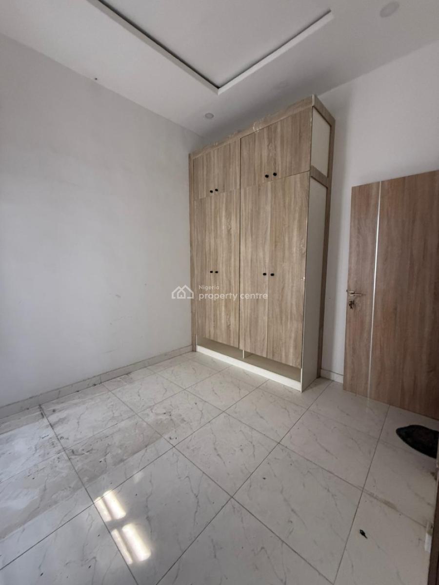 2units Room Upstairs Sharing Main Kitchen in a Serviced Self Compound, Orchid Road, Lekki, Lagos, Flat / Apartment for Rent