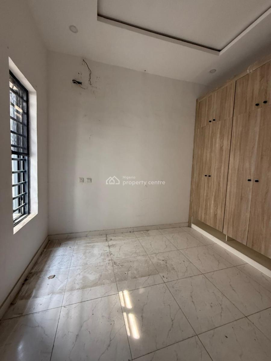 2units Room Upstairs Sharing Main Kitchen in a Serviced Self Compound, Orchid Road, Lekki, Lagos, Flat / Apartment for Rent