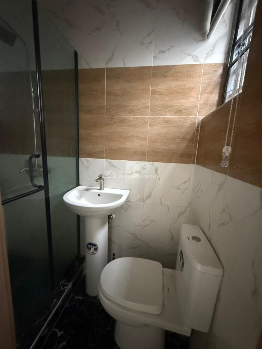 2units Room Upstairs Sharing Main Kitchen in a Serviced Self Compound, Orchid Road, Lekki, Lagos, Flat / Apartment for Rent