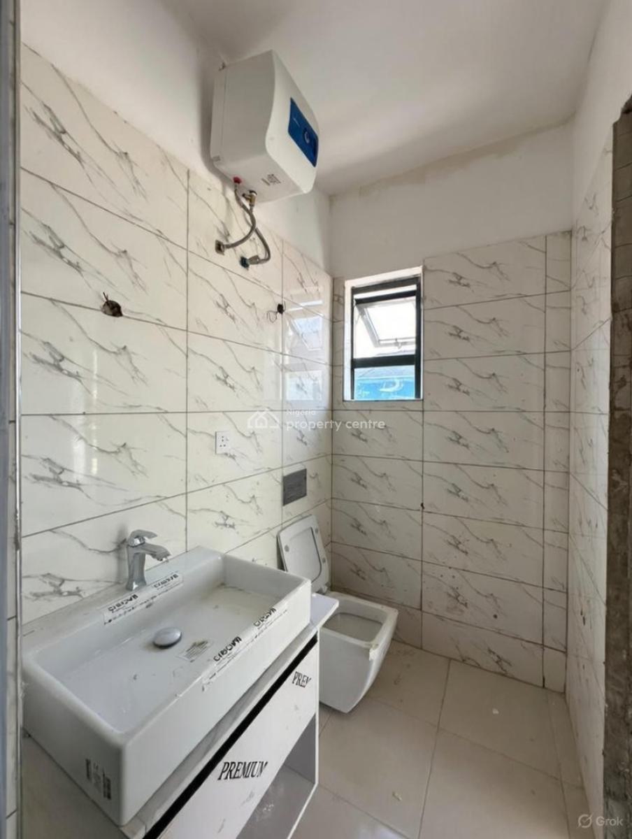 Luxury 2 Bedroom Apartment, Ologolo, Lekki, Lagos, Block of Flats for Sale